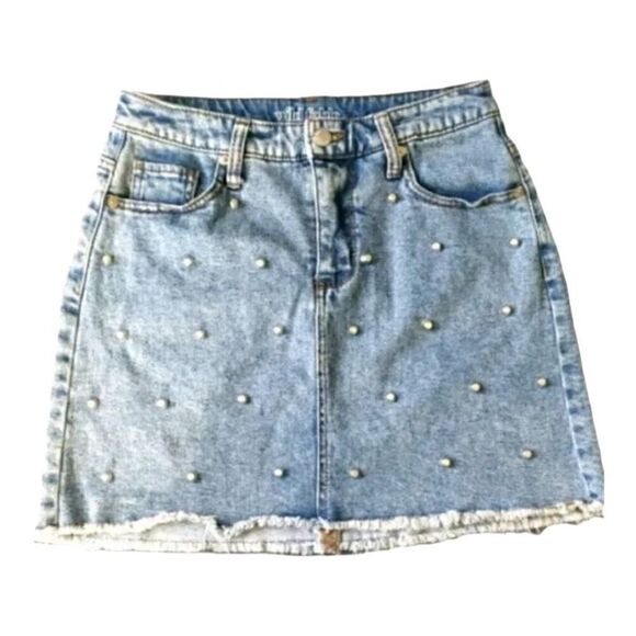 Wild Fable Blue Denim Casual Mid Waisted Frayed Mini Jean  Skirt Size S Studded - Picture 1 of 8